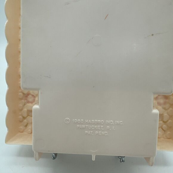 Vintage 1983 Charmkins Toy With Some Figures - Picture 3 of 6